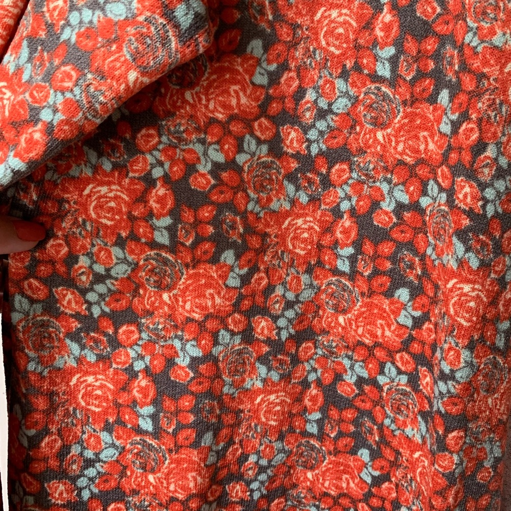 LulaRoe sarah. L - Picture 2 of 3